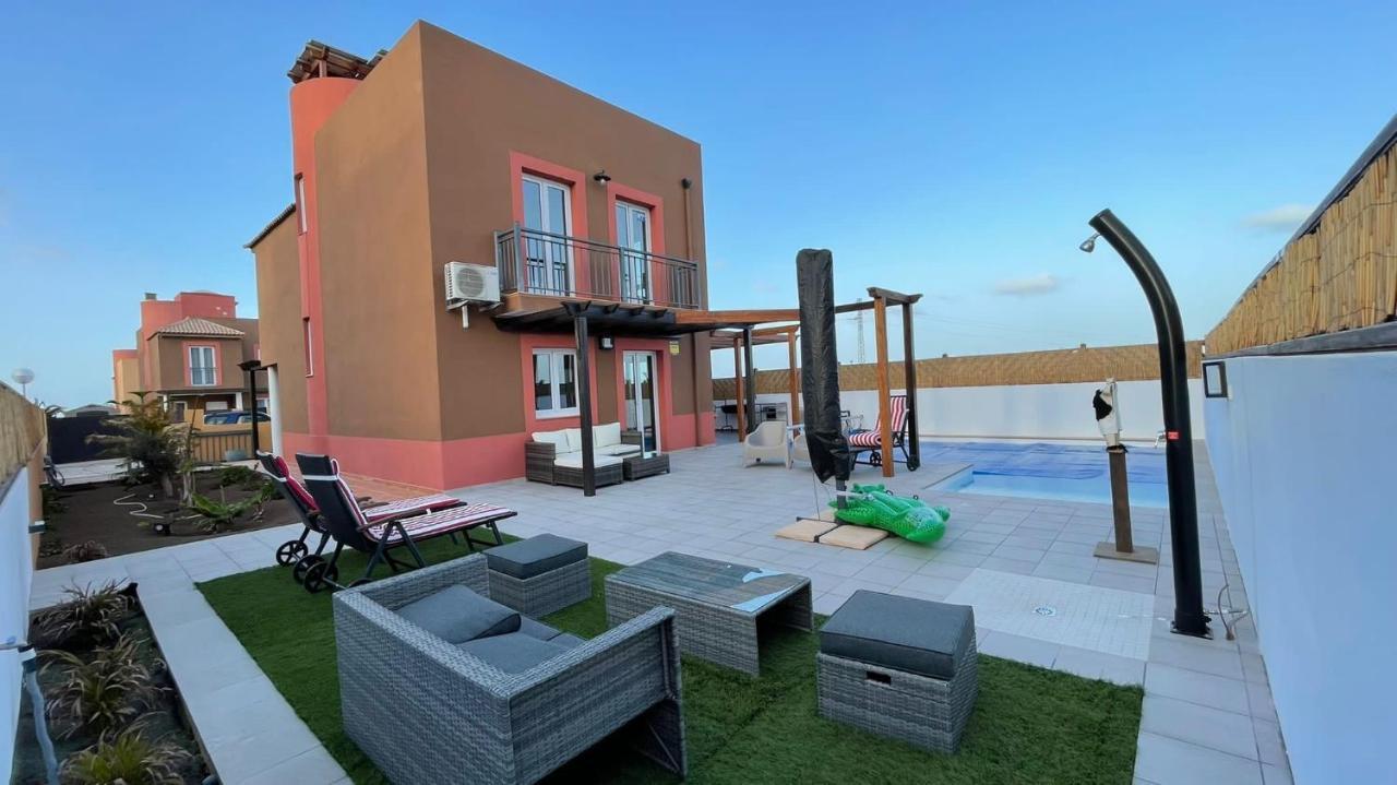 Villa Marie Agradable Y Tranquila Maison Con Piscina Коральео Экстерьер фото