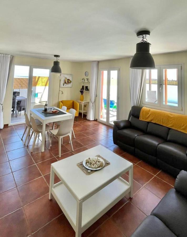 Villa Marie Agradable Y Tranquila Maison Con Piscina Коральео Экстерьер фото